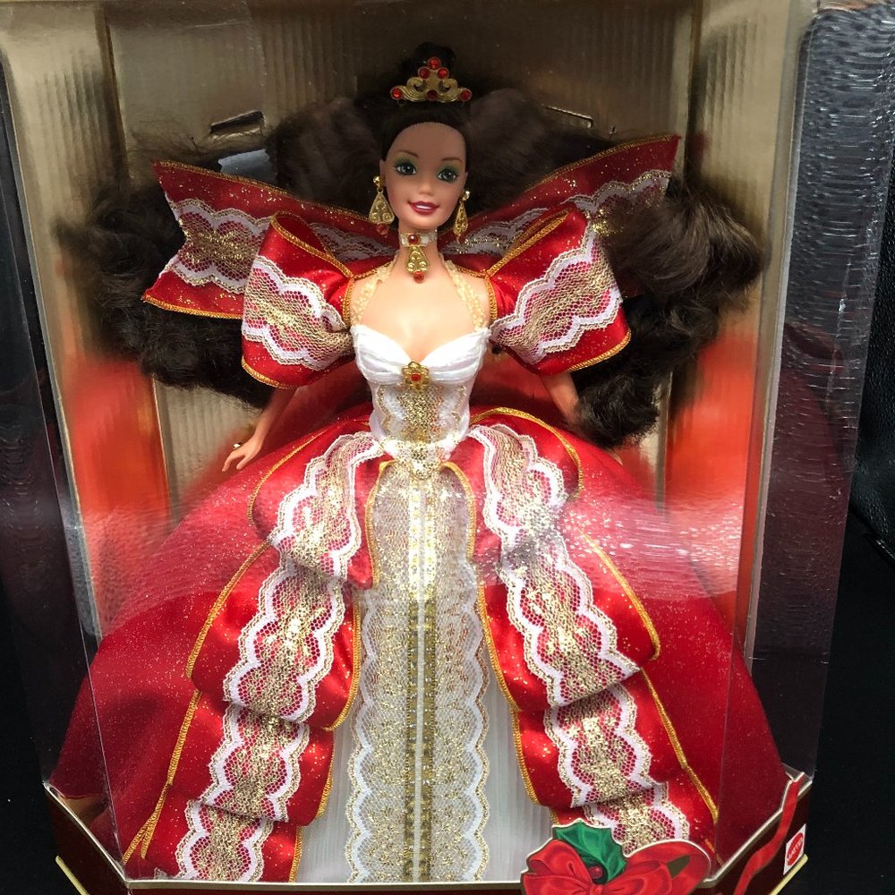 Vintage 1997 Happy Holiday Barbie Never open